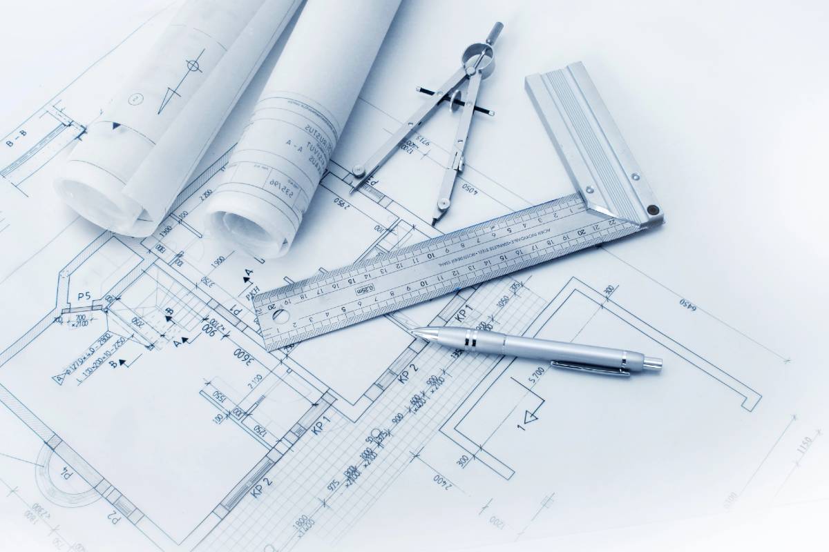 plan de maison et outils d'architecte