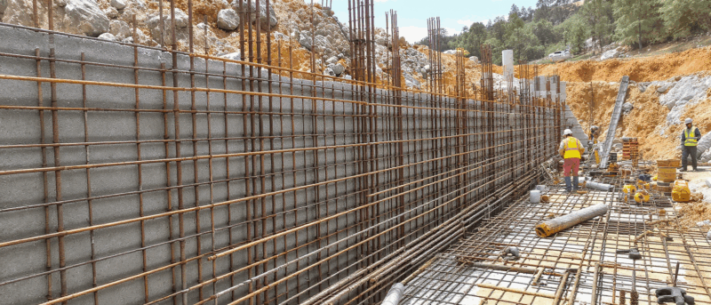découvrez les techniques de ferraillage pour mur de soutènement, les normes à respecter et des conseils pratiques pour garantir la solidité et la durabilité de vos ouvrages de soutènement.