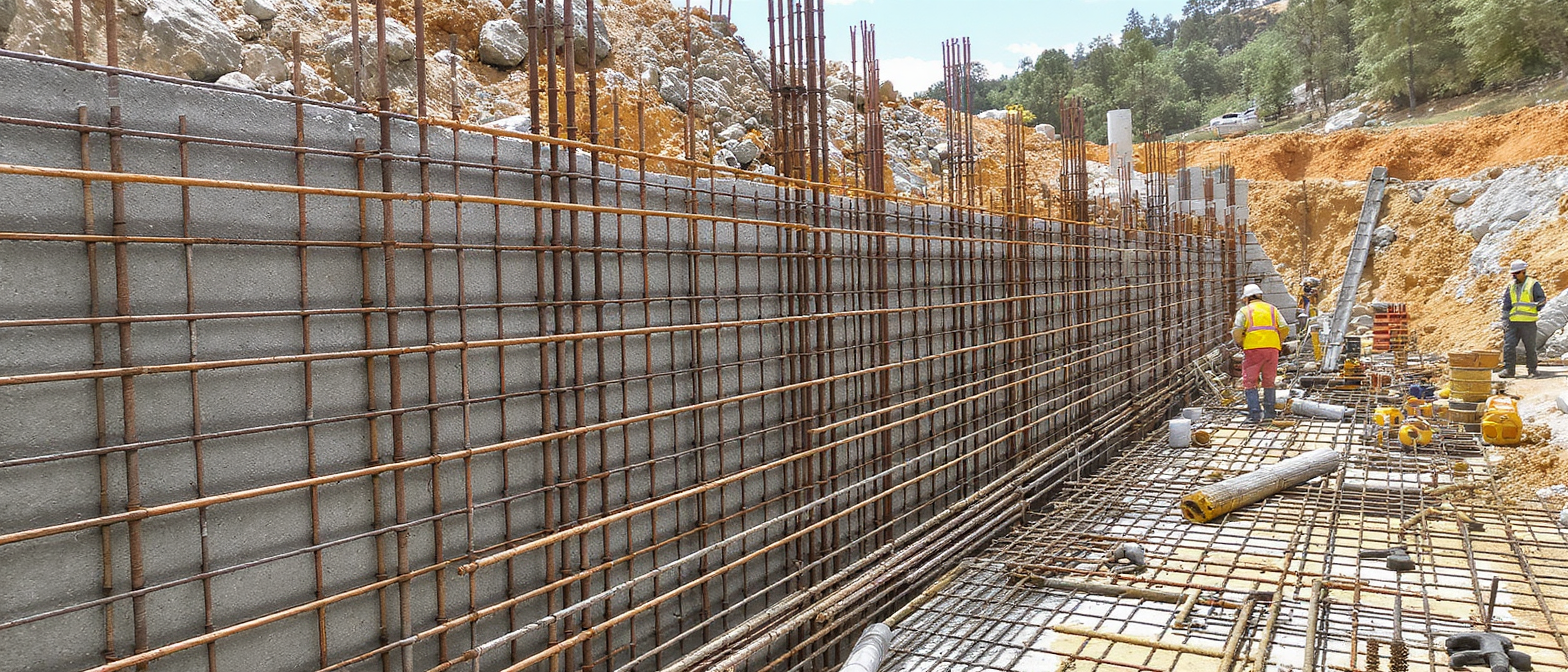 découvrez les techniques de ferraillage pour mur de soutènement, les normes à respecter et des conseils pratiques pour garantir la solidité et la durabilité de vos ouvrages de soutènement.